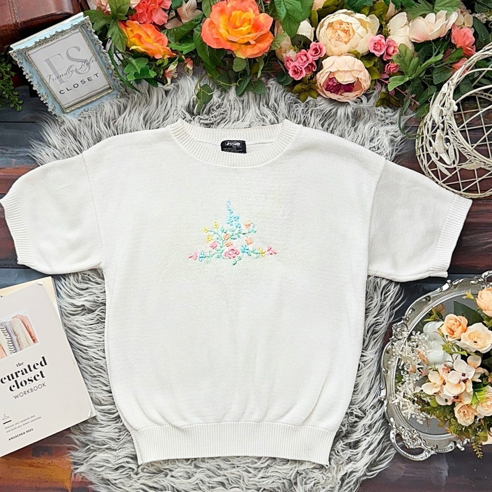 Vintage Jolie White 100% Cotton Floral Embroidered Puff Sleeve Sweater